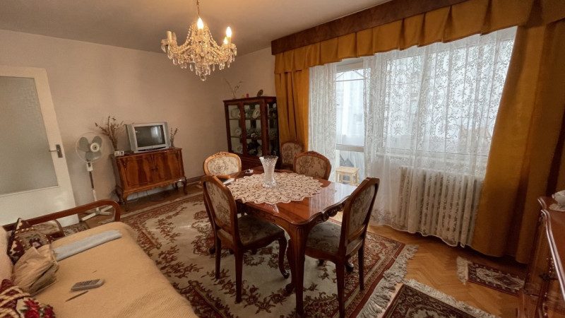 Apartament 3 camere de vanzare,cart Manastur,str Tasnad