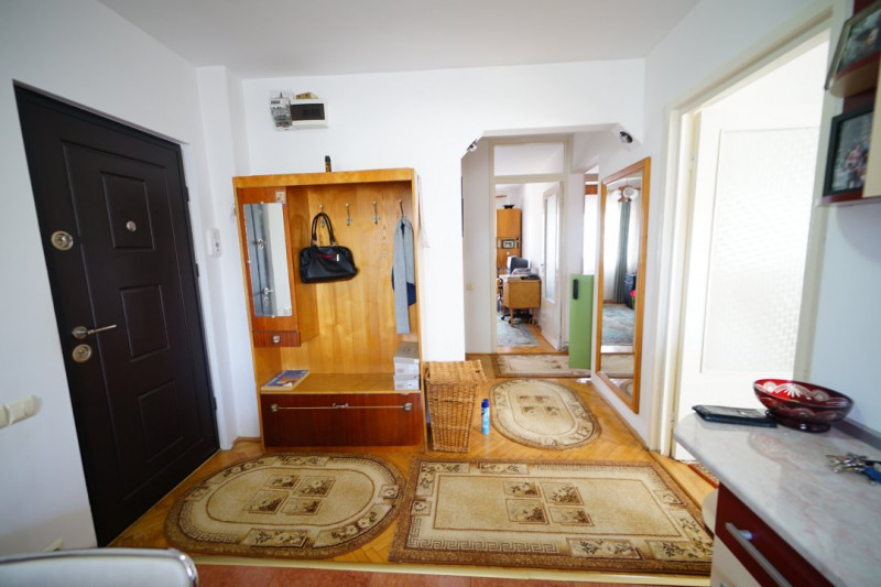 Apartament 3 camere de vanzare,cart Manastur,str Tasnad