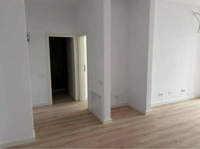 Apartament de 2 camere, Finisat, zona BMW, Floresti