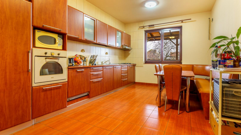 Casă de vânzare – Someșeni, Cluj-Napoca | 994 mp teren | 242 mp utili