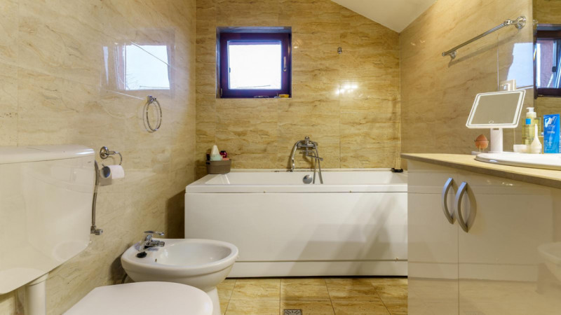 Casă de vânzare – Someșeni, Cluj-Napoca | 497 mp teren | 242 mp utili