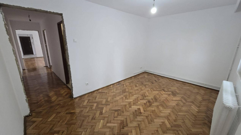Apartament 3 camere,Aleea Padin, cart.Manastur 