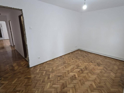 Apartament 3 camere,Aleea Padin, cart.Manastur 