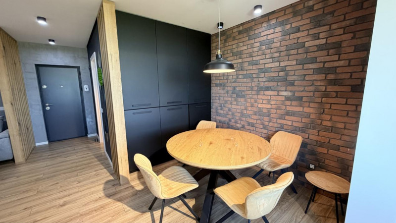 Apartament 3 camere +garaj in zona Metro-BMW (VIVO Mall)
