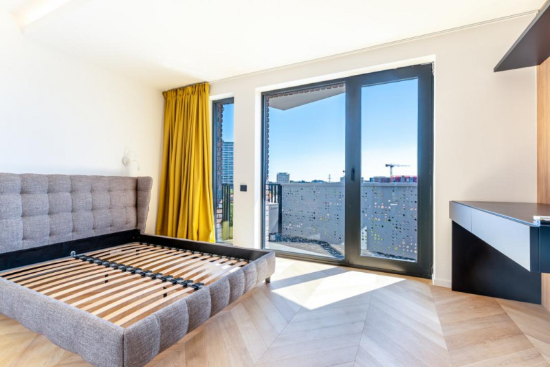 Inchiriere Penthouse de Lux cu 4 camere ,Centru, terasa 200mp