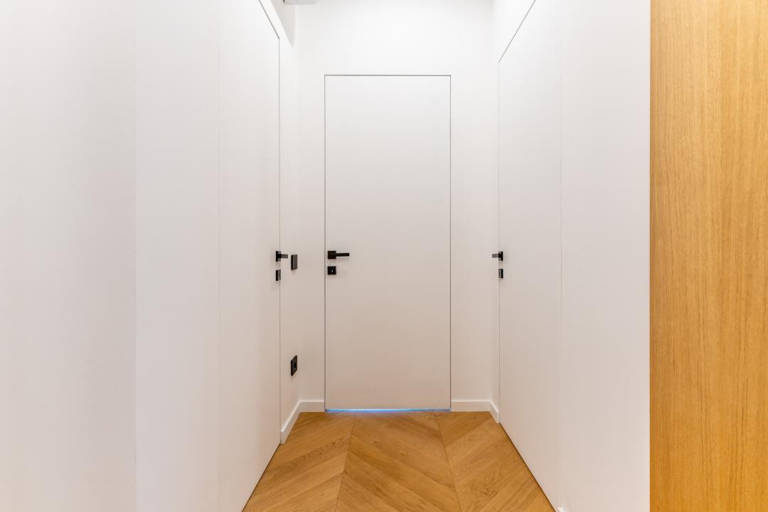 Inchiriere Penthouse de Lux cu 4 camere ,Centru, terasa 100mp