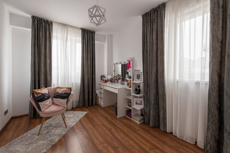 Apartament 3 camere de lux,2 garaje,zona Iulius Mall